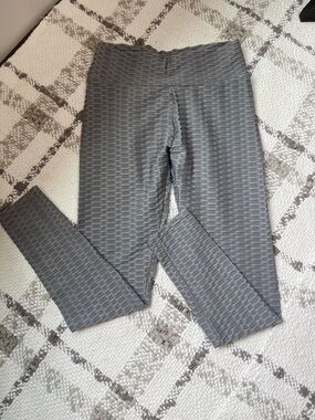 Textured Grey High-Waist Leggings